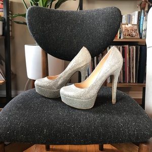 🚨ALDO Sparkly Silver Pumps🚨
